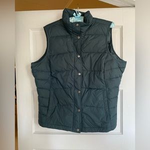 LAND’S END DARK GREEN PUFFER VEST CLASP BUTTONS LARGE